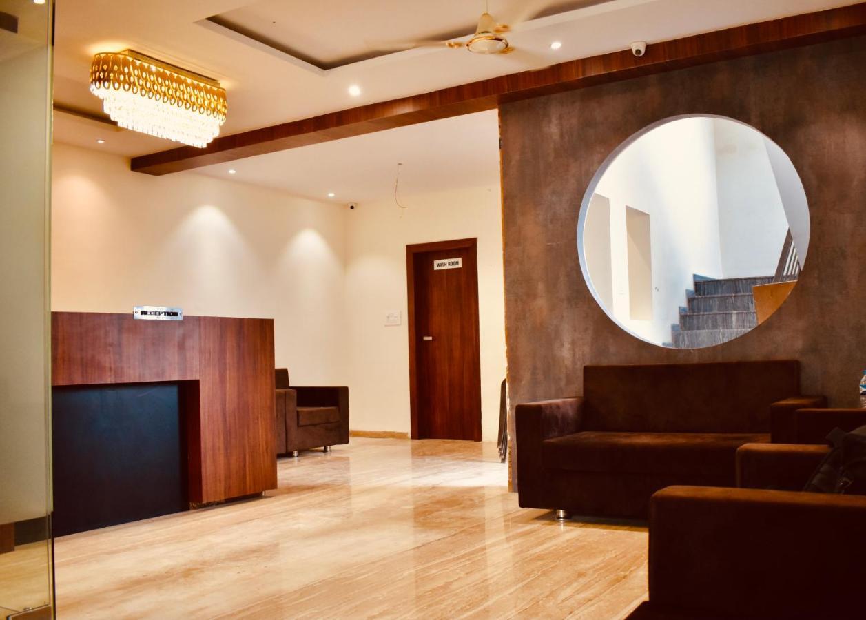 Hotel Vrindavan Palace Indore Eksteriør bilde