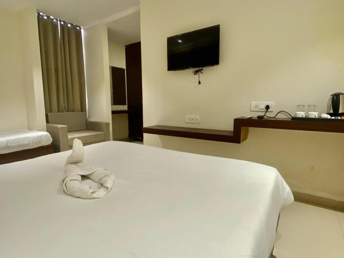 Hotel Vrindavan Palace Indore Eksteriør bilde
