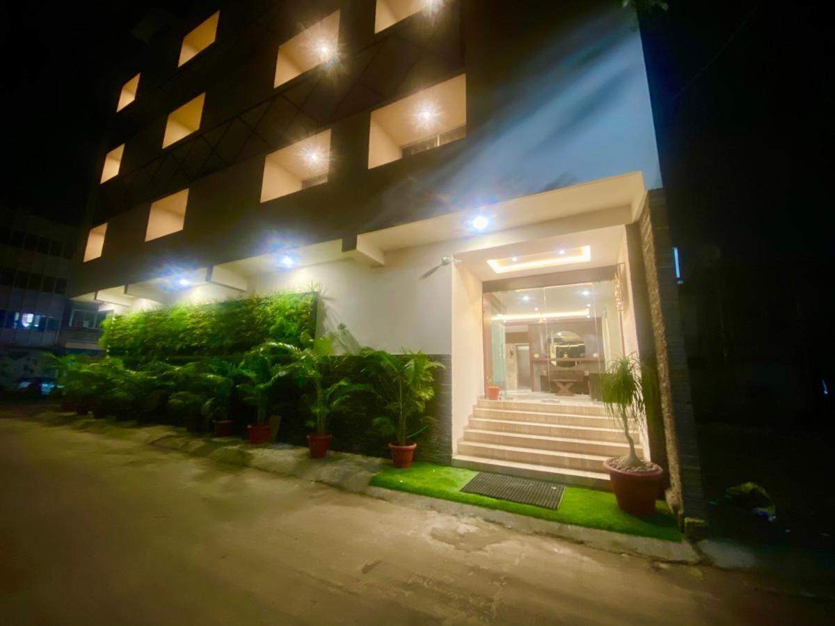 Hotel Vrindavan Palace Indore Eksteriør bilde