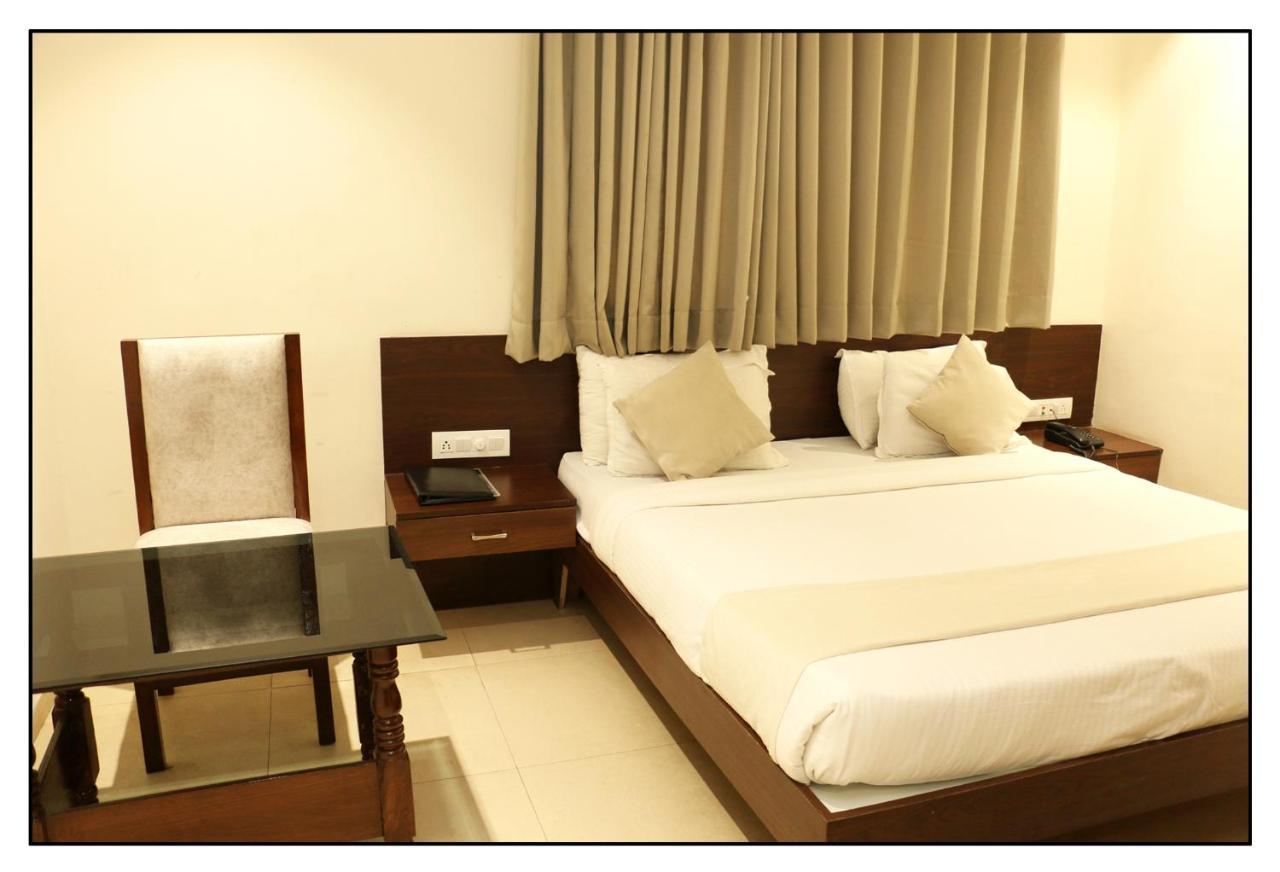 Hotel Vrindavan Palace Indore Eksteriør bilde