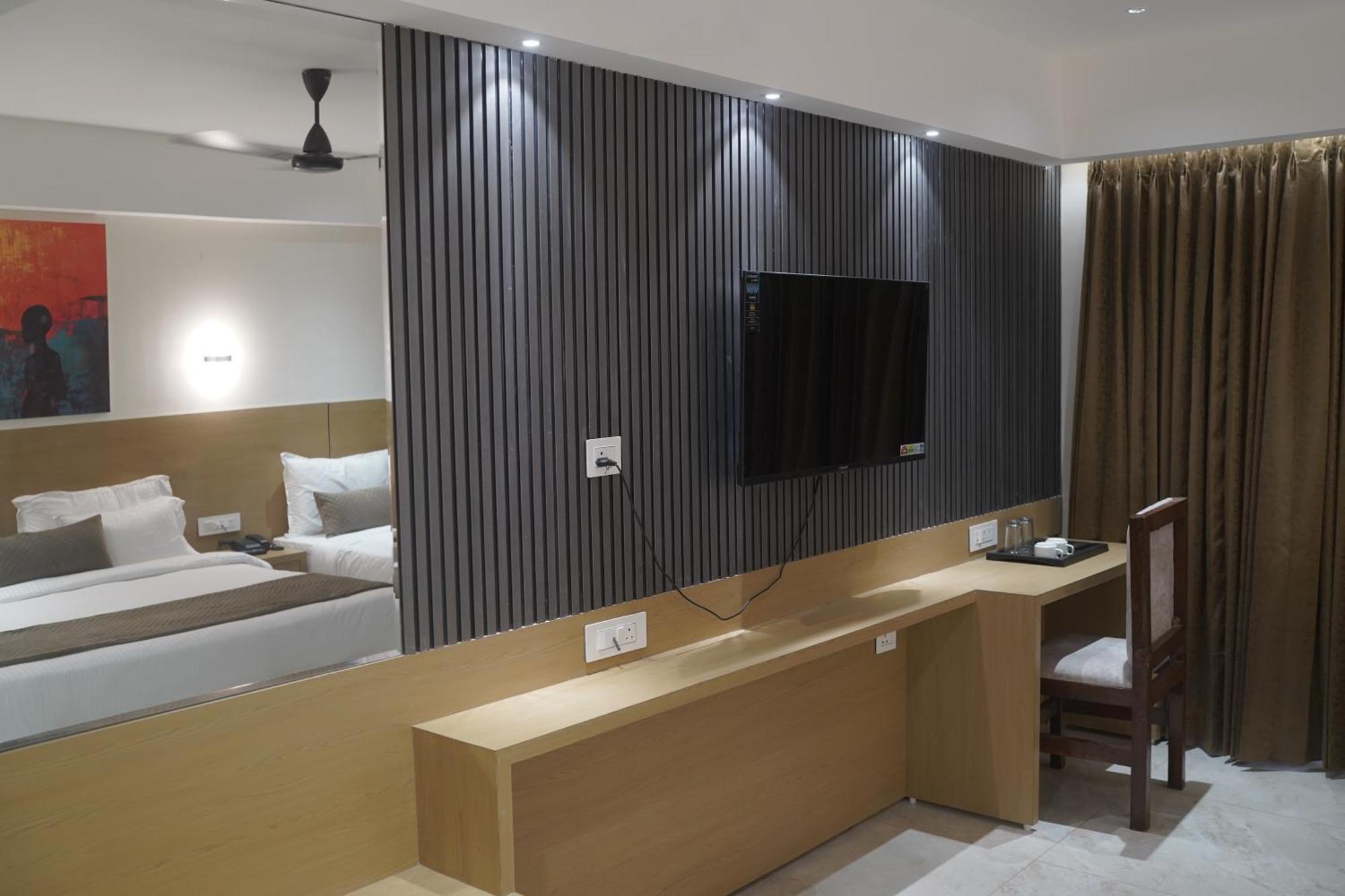 Hotel Vrindavan Palace Indore Eksteriør bilde