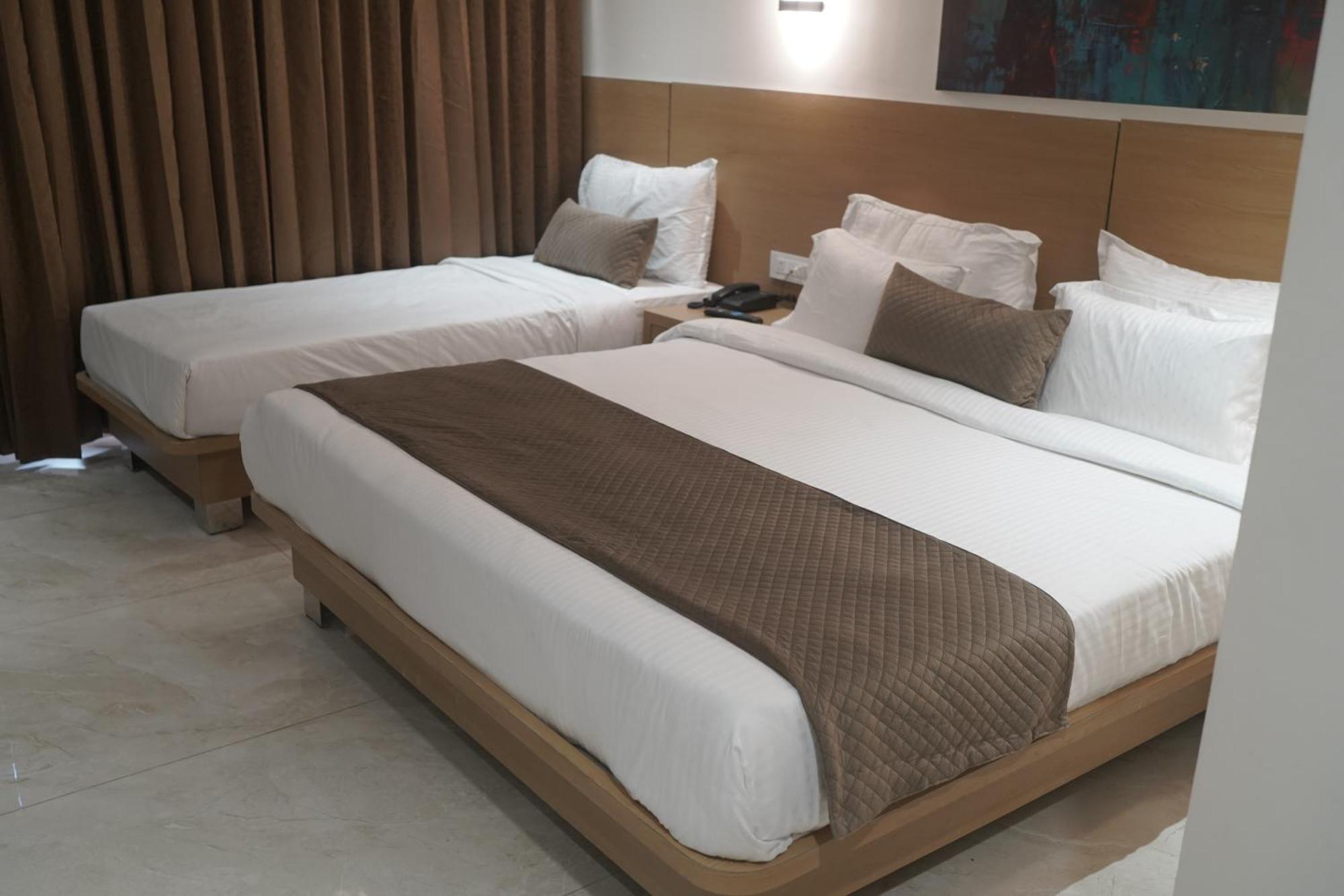 Hotel Vrindavan Palace Indore Eksteriør bilde