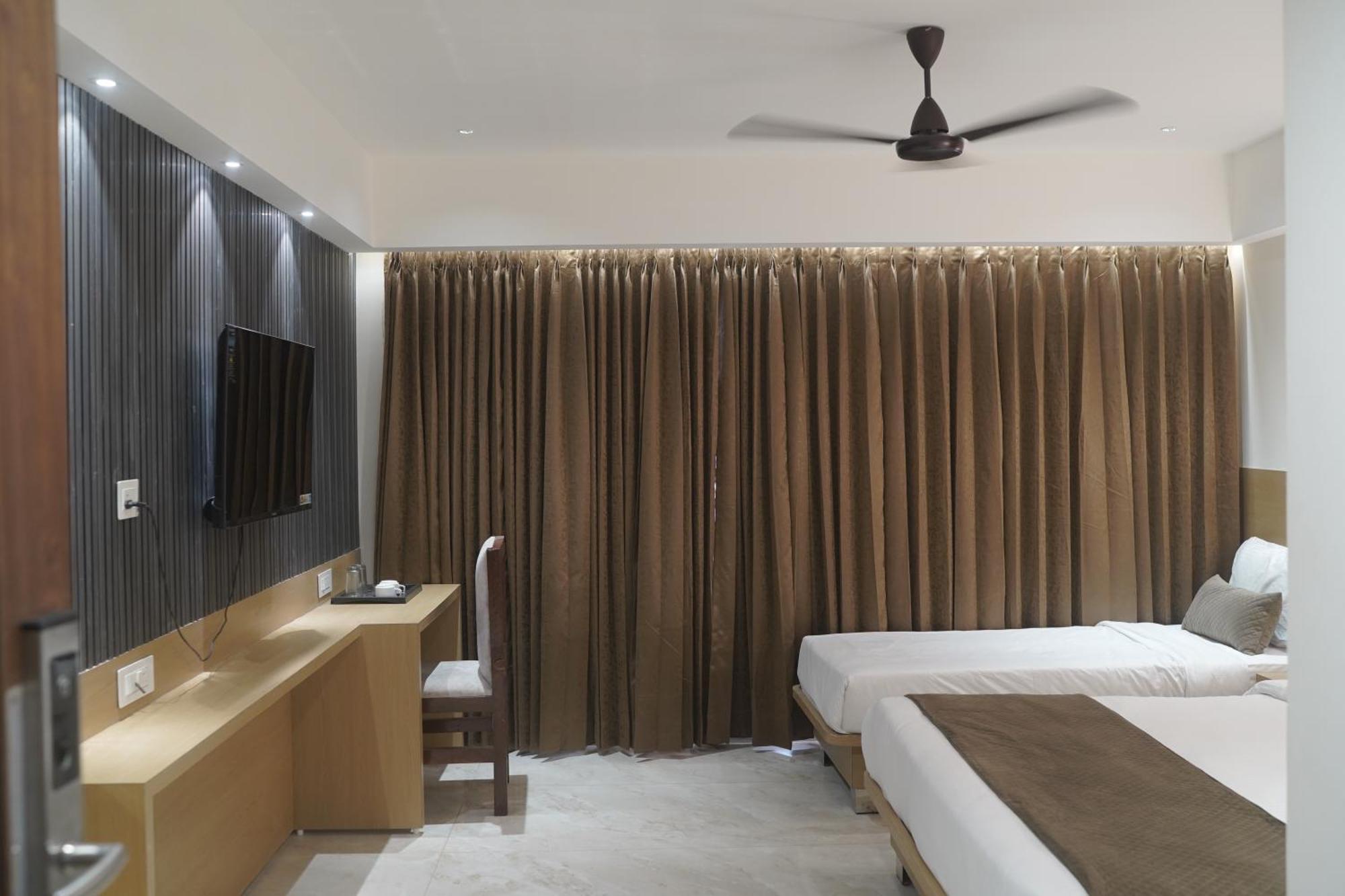 Hotel Vrindavan Palace Indore Eksteriør bilde